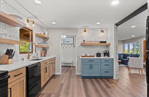 Summit House | Genesee Lake 4BR Modern Escape
