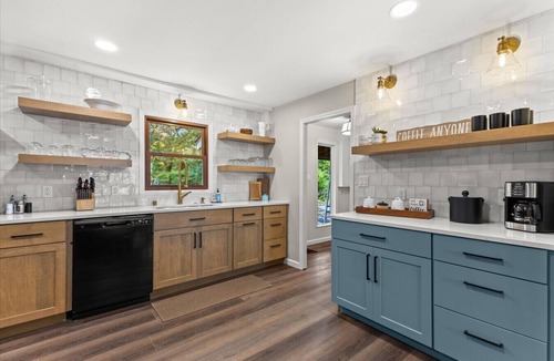Summit House | Genesee Lake 4BR Modern Escape