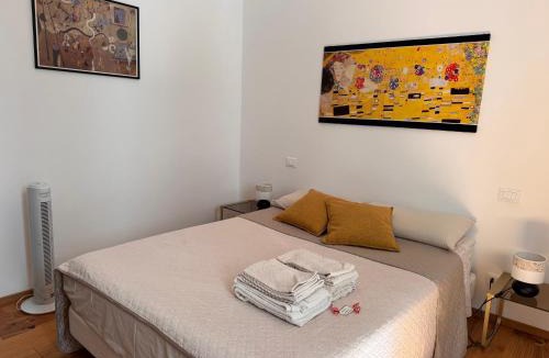 Foce House | Genoa Waterfront Room