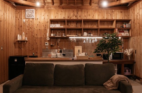 Shibukawa Cottage | Genpu-an" Inn with stream and forest Private tent sauna/drum bath/BBQ/hearth/home theater