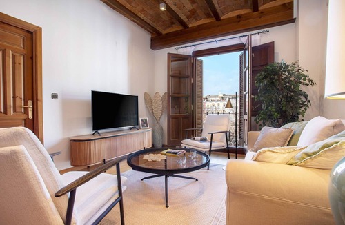 Central District Apartment | Genteel Home Bib Rambla
