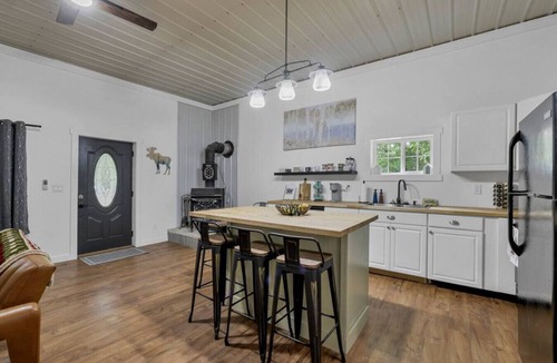 Lancaster Cabin | Gentle Breeze Cabins: The Silver Birch