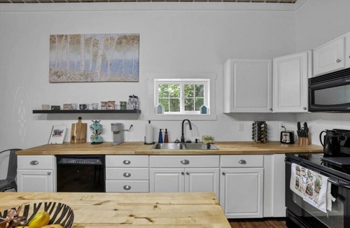 Lancaster Cabin | Gentle Breeze Cabins: The Silver Birch