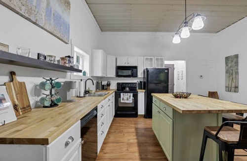 Lancaster Cabin | Gentle Breeze Cabins: The Silver Birch