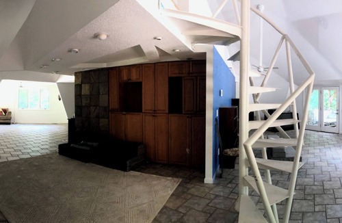 Dutchman Downs House | Geodesic Dome +8 private acre Streamlined-Woodland Homestead + Camping Retreat