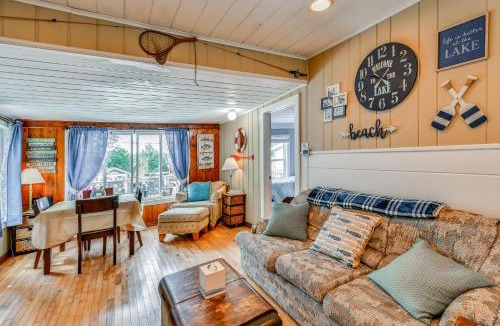 Lupton House | George Lake Escape! Charming 1950s Cabin
