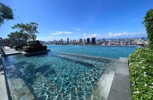George Town Apartment | Georgetown#Beacon Executive Suite SkyPool#Luxury&Glamorous Suite#2BR#Living Room with Queen Bed