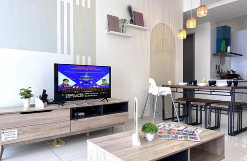 George Town Apartment | Georgetown#Beacon Executive Suite SkyPool#Luxury&Glamorous Suite#2BR#Living Room with Queen Bed