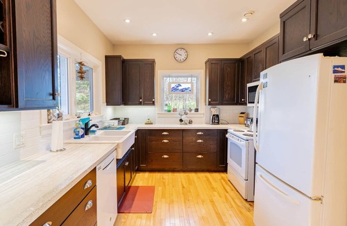 Georgetown House | Georgetown Oasis—4-Bedroom Family Retreat with Bunks, Golf & Beach Minutes Away