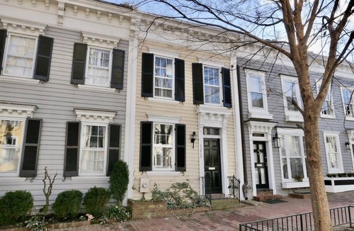 Georgetown House | Georgetown Cobblestone Cottage - Private Parking!