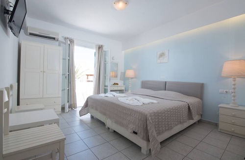 Old Town Naxos Hotel | Georgia Mare