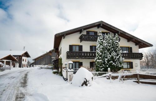 Bad Kohlgrub Apartment | Geräumige Panorama-Bergwohnung mit Sauna Gruppen & Familien