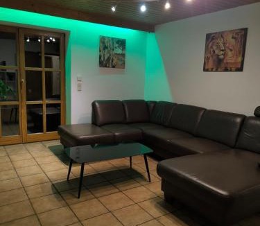 Eching Apartment | Geräumige Wohnung mit zwei Schlafzimmern und Balkon