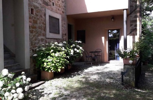 Vicchio Apartment | Geranio