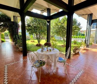 Llanes Villa | Gestiona2R- Casa grande para 12 en Llanes 6 dormitorios Jardín y espacio exterior