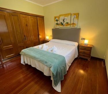 Llanes Villa | Gestiona2R- Casa grande para 12 en Llanes 6 dormitorios Jardín y espacio exterior
