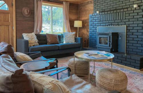 Howard House | Get Away From it All at Whiskey Rapids ✷ Dog Friendly!