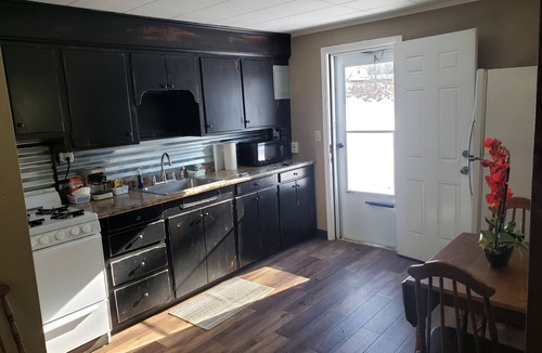 Independence Apartment | Get Away to a Modern Studio Nestled in the Historic City of Independence