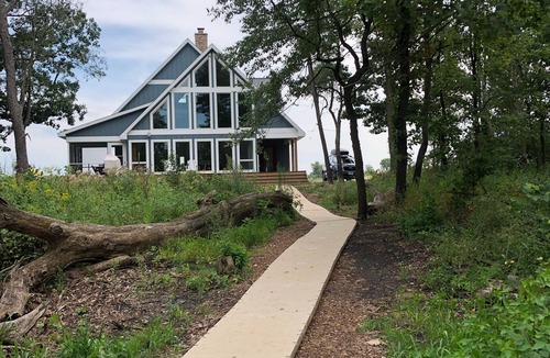 Albion House | Get back to nature and experience lake life in style when you stay at our house