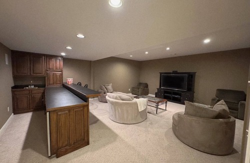 Johns Creek Apartment | Get cozy in this 2-bedroom garden apartment in peaceful Alpharetta.