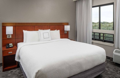 Miami Lakes Hotel | Get Ready for Blissful Getaway! with Outdoor Pool, Pet-Friendly!