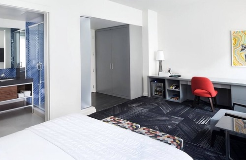 Downtown Minneapolis Hotel | Get Ready for Blissful Getaway! Pets Allowed, Near Bakken Library and Museum