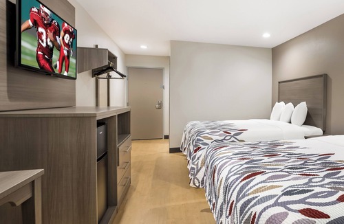 Sulphur Hotel | Get Ready for Blissful Getaway! 3 Units, FREE Onsite Parking, Pets Allowed!