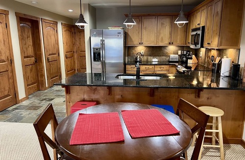 Kellogg Condo | Get Steep and Deep into fun close to bike trails and Silver Mountain Resort!