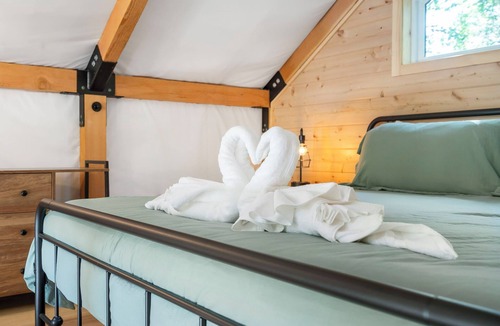 Branson Cabin | Get Your Glamp On! 2 Modern, Secluded Cabins Minutes to All Attractions