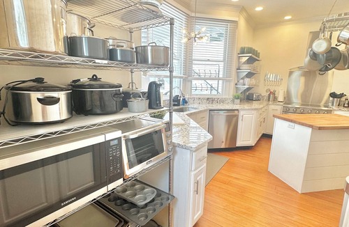 Cedar Bluff House | Getaway at "The Gardenia Suite" Pool, Hottub, kayaks, fire pit, & lake access!