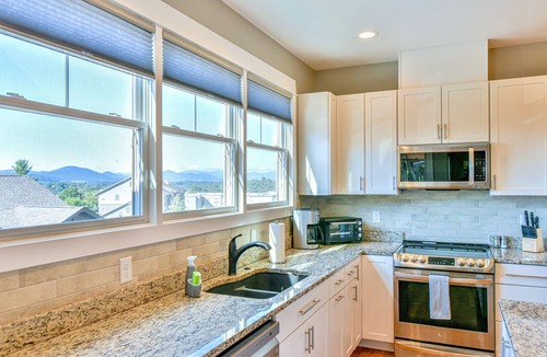 Woodfin House | Getaway: Modern Comfort Meets Mountain Charm