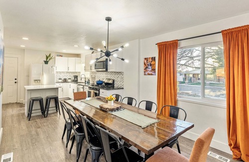 Hillcrest House | Getaway Retreat, 3 BD, 2 BATH