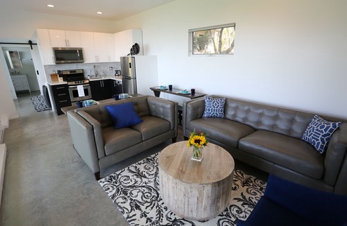 Malibu House | Getaway to Malibu-Peaceful-Ocean view-Close to amenities-Beach-Hike-Bike-Relax