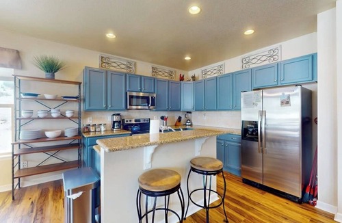 Silvercreek House | Getaway with fireplace, gas fire pit, shared pool/hot tub-minutes to ski & golf