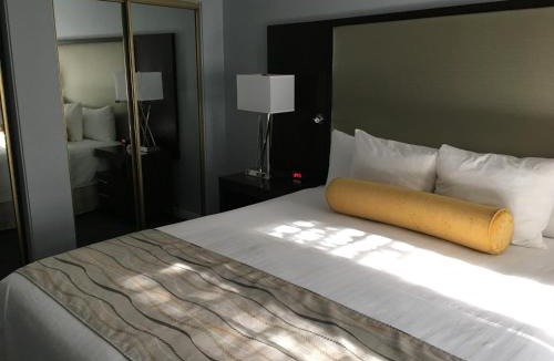 Historic Tennis Club Apartment | GetAways at Palm Springs Tennis Club