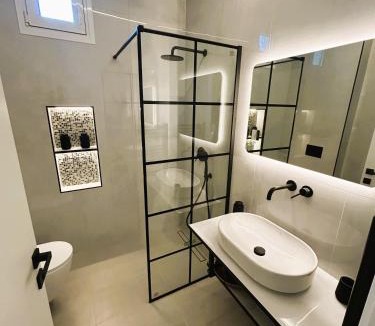 Trikala Apartment | Ghini Venes 3