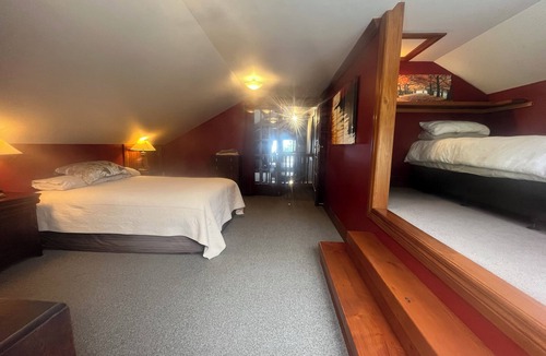 Granity Cabin | Ghost Lodge Granity Hot Tub on The Beach Sleeps upto 14 People Pet Friendly