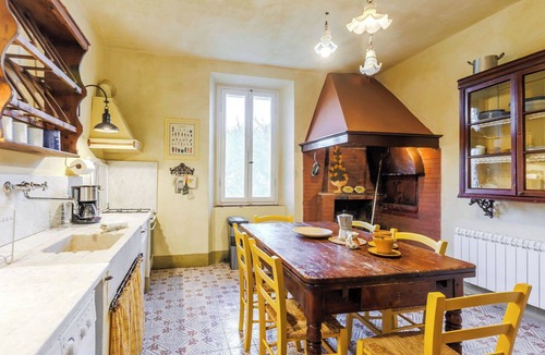 Cantagrillo Apartment | Giallone - Apartment with pool