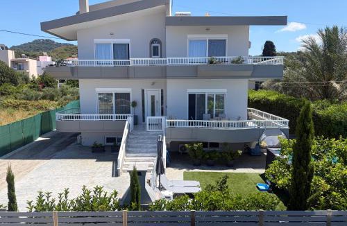 Petaloudes Villa | GianAngelo Holiday Villa