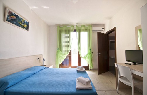 Melendugno Bed & Breakfast | Giardino dei Suoni B&B, rooms with private bathroom and kitchen, between sea and countryside