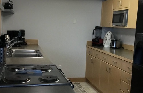 Gig Harbor Apartment | Gig Harbor- Secluded Apartment with Million Dollar View. 10-minute walk to town