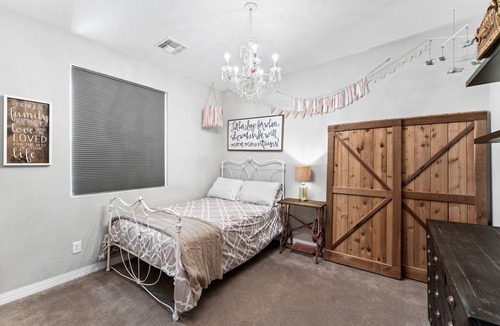 Marbella Vineyards House | Gilbert Pool Retreat