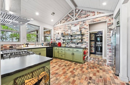 Grove House | Gilead Grand Lakefront Family Retreat!