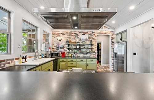 Grove House | Gilead Grand Lakefront Family Retreat!