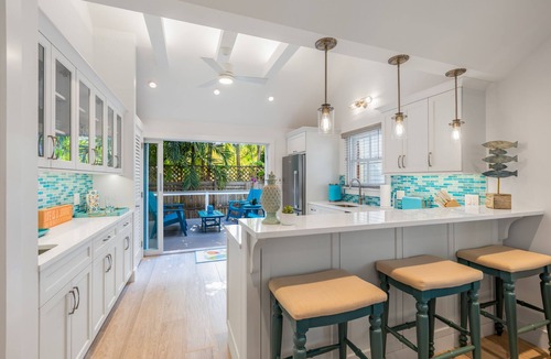 Key West Historic District House | GILLEY'S PLACE ~ Fully Renovated 1 Bedroom, 1 Bath Cottage in Old Town!