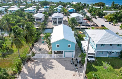 Cutthroat Harbor Estates House | Ginger's Paradise, 3 Bed, 2 Bath Canal Front Home in Cudjoe Key