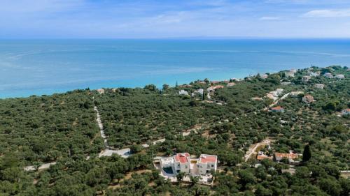 Akrotiri Villa | Gioarde Luxury Villa with Private Pool & Sea Views, by ZanteWize