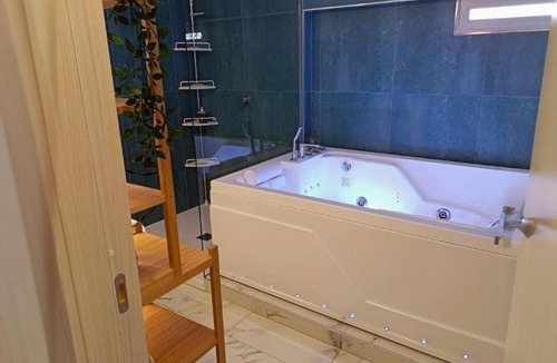 Picanello-Ognina-Barriera-Canalicchio Apartment | Gioeni Jacuzzi appartment