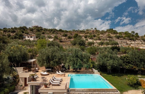 Noto Villa | Gioi - Villa with infinity pool and citrus grove view 10 minutes from Noto