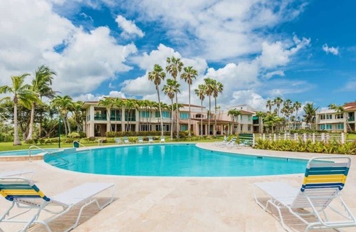 Cerro Gordo Villa | Giovanni Beachfront community w/pools